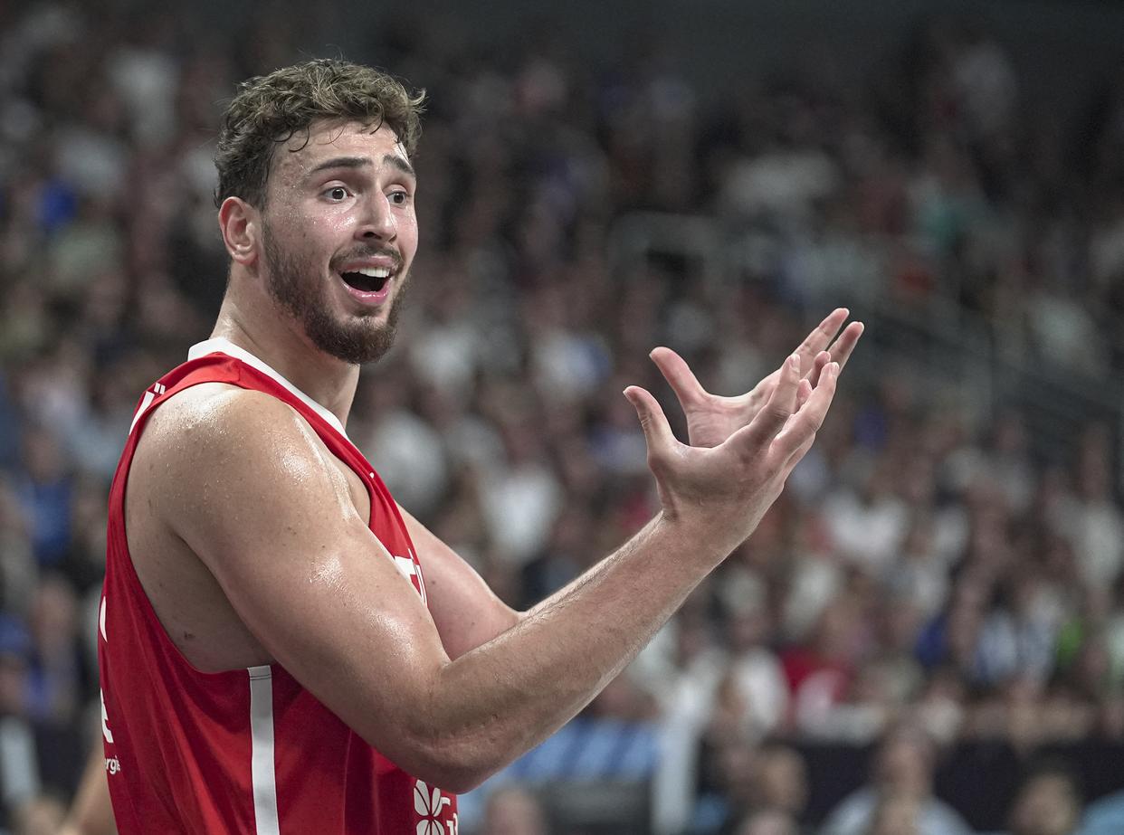 Yabo-深圳男篮围绕德国杯迎来里程碑凯恩连续七场比赛得分超过问鼎冠军,上海久事围绕欧篮联伤情更新瞬间刷屏的简单介绍-Yabo